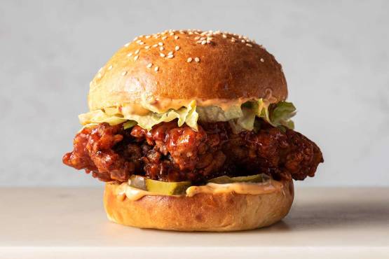 FRIED CHICKEN BURGER